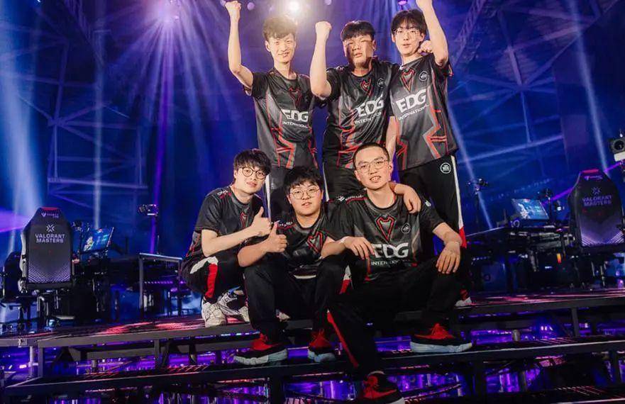 劲旅的较量 劲旅的较量