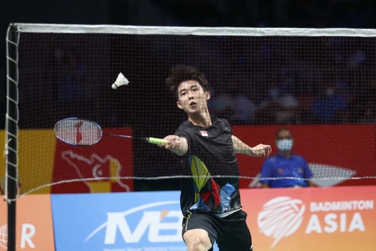 队在锋线位 队在锋线位