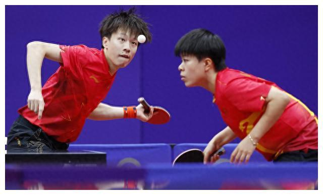 杜兰特三分准绝杀太阳，爆粗发泄还挥手再见：被扫地出门很伤人